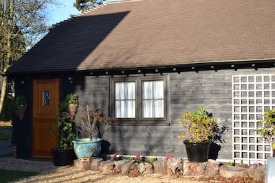 Windmill Cottage with stunning views of Salvington windmill