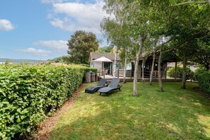 Private Garden with barbeque station