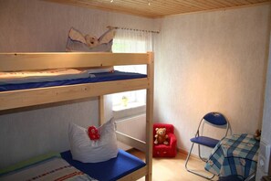 Kinderzimmer mit Doppelstockbett