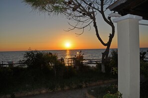 In the evening enjoy the sunset and the unspoiled nature on the wide terrace.