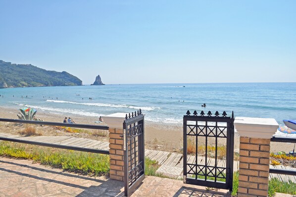 Das Yannis Beachouse 1, direkt  am schönen Sandstrand von Agios Gordios