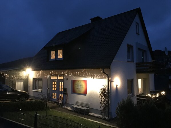 Ferienhaus in ruhiger Lage lädt zum entspannen ein . 