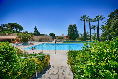 Appartement F4 avec piscine et tennis à 2 pas des plages