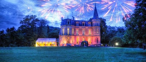 Fireworks display at Chateau Lena for a wedding; a magical experience!