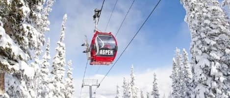 0-2 Blocks to the Silver Queen Gondola