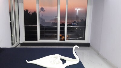 LUXURY SEA VIEW ROOM AT SWATI HOTEL, ARAMBOL BEACH