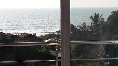 LUXURY SEA VIEW ROOM AT SWATI HOTEL, ARAMBOL BEACH