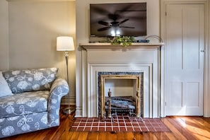 Private Bedroom/Living Room