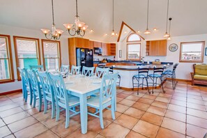 Surf-or-Sound-Realty-Landshark-30-Dining-and-Kitchen