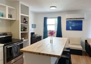 Kitchen/Dining Area