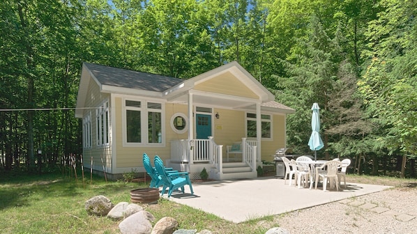House front with patio