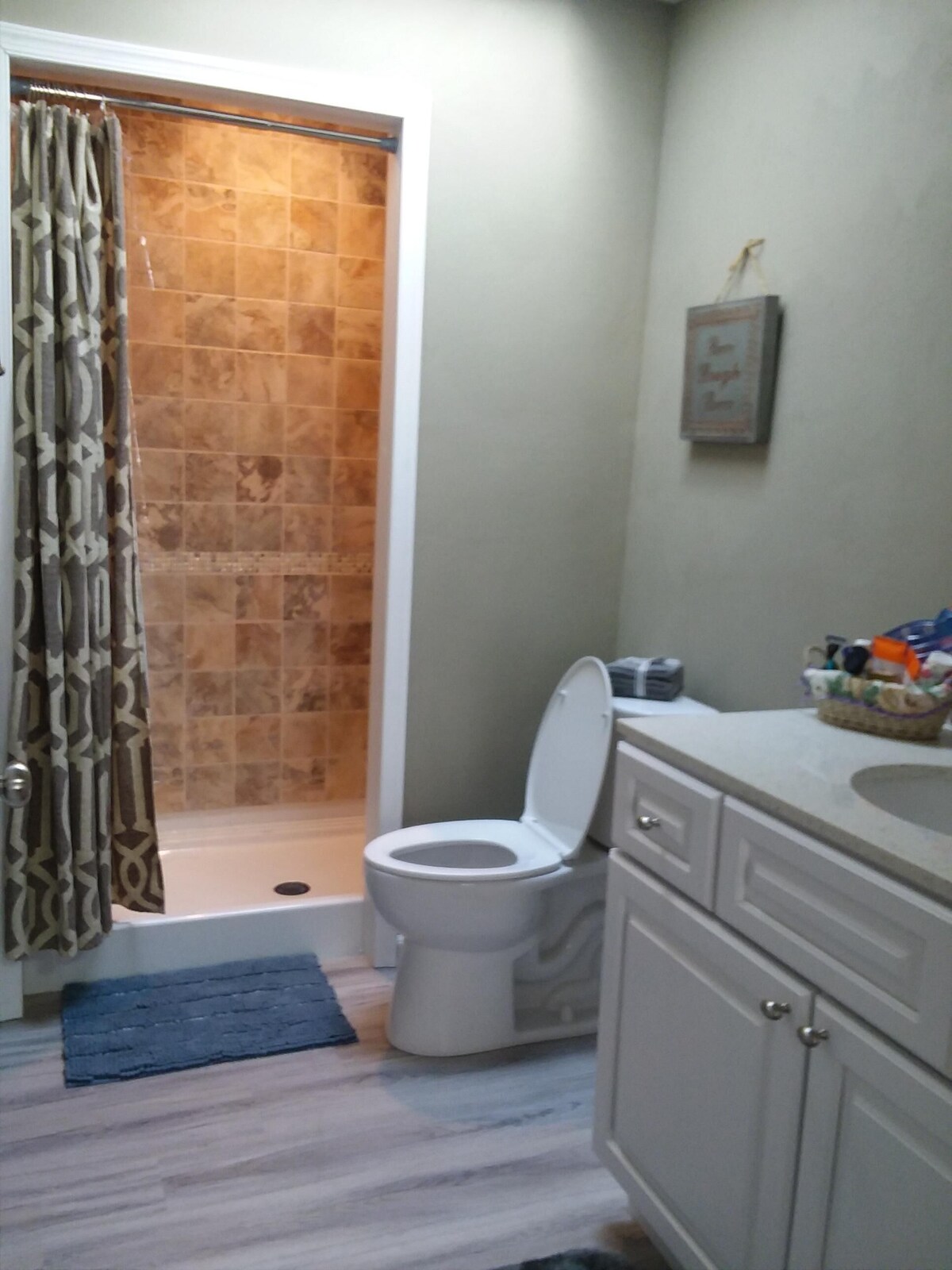 1BR 1.5BA Sandswept Carriage House – Beach! WiFi! W/D! Spacious!