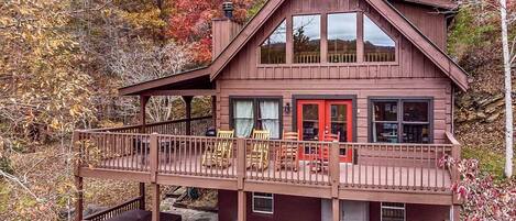 Pigeon Forge Vacation Rental | 2BR | 2BA | 2,050 Sq Ft | Stairs Required