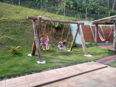 Chácara, somente casais com ou sem filhos ar condicionado e piscina climatizada.