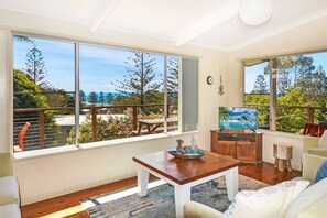 Beautiful & light living areas with ocean views