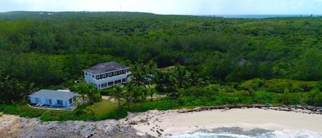 Alfred House is located on a point between two spectacular beaches.