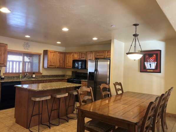 Spacious & open floor plan. Perfect for entertaining.