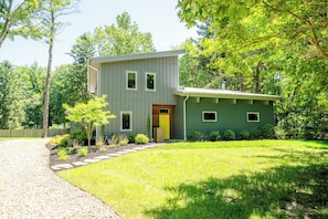 Welcome To A Wheel Tree Cottage!