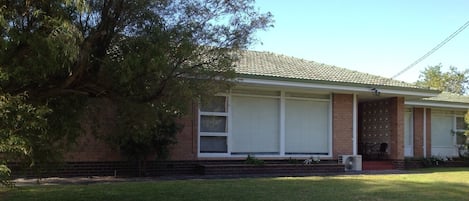 Emu Point Beach Cottages