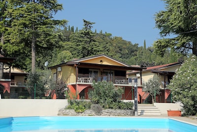 Three-room detached house direct to the beach, sleeps 6 garden swimming pool 