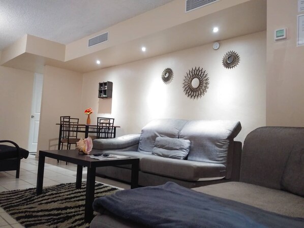 Living room / Dining room