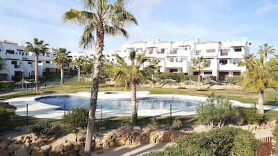 Apartamento Pueblo Salinas K, 2 terrazas, 2 piscinas de verano, WIFI, Vera playa