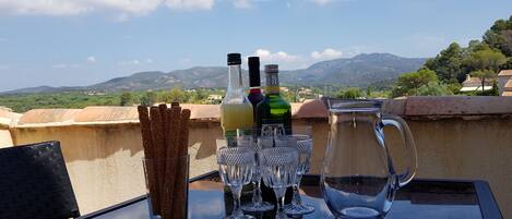 petit dejeuner sur le balcon