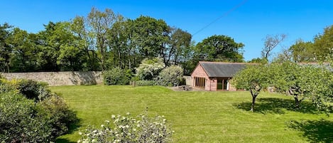 Outside facade. Three bedroom air-conditioned barn