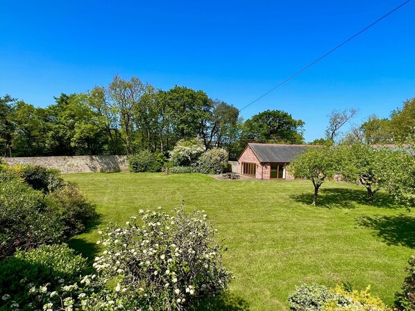 Outside facade. Three bedroom air-conditioned barn