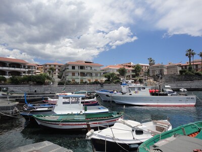 Apartment in front of the sea