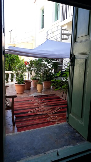 Upper terrace Dining area