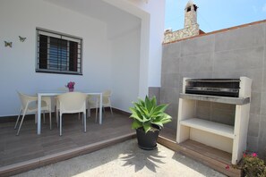 Terrasse mit Grill