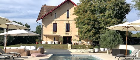 La maison et sa piscine