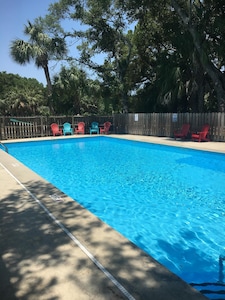 Huge Private Pool Short Walk To Beach Grill Deck Golf Cart Avail Fripp Island