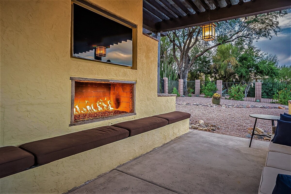 Private Resort Style Newly Remodeled, Brilliant Catalina Views, 2 Master Suites