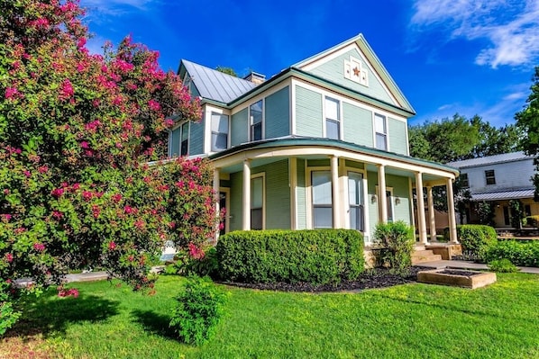 Gorgeous, historic home on the square, best location in Johnson City!