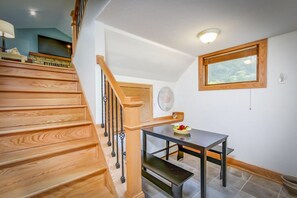 Breakfast Nook, computer workspace