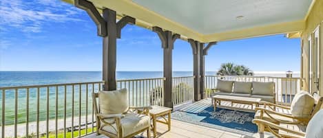 Expansive Gulf Views from this large covered balcony!