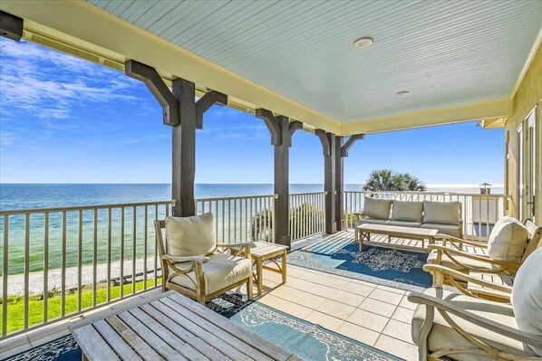 Expansive Gulf Views from this large covered balcony!