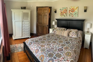 Queen bedroom 