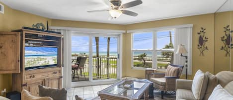 Living Area w/Flat Screen TV and a Gorgeous Gulf View