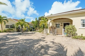 Photo showing Sea Villa, with Sun Villa behind.