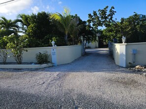 Sea Villa Gate.