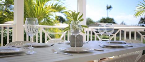 Outdoor dining for 6. Enjoy a sunny breakfast, shaded lunches and dinners.