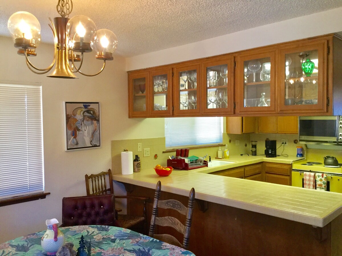 Beautiful, secluded 30 acre mountain retreat with amazing views.