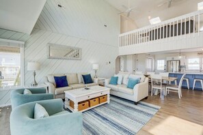 Mid-Level Living Room with Deck Access