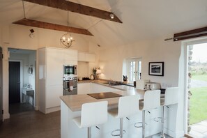 Luxury Cottage, Country Views