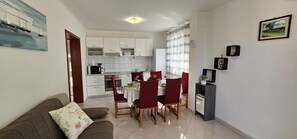 Open plan living/dining/kitchen area