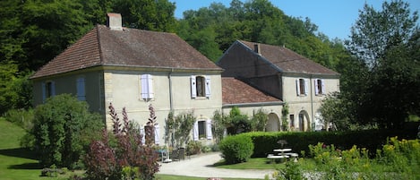 Les gîtes de Cherlieu
lodging of Cherlieu.