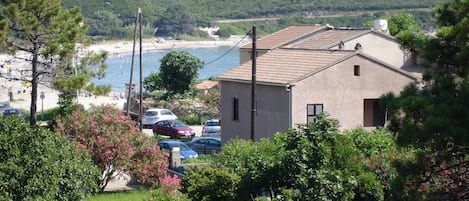 La Maison Rose en bord de plage